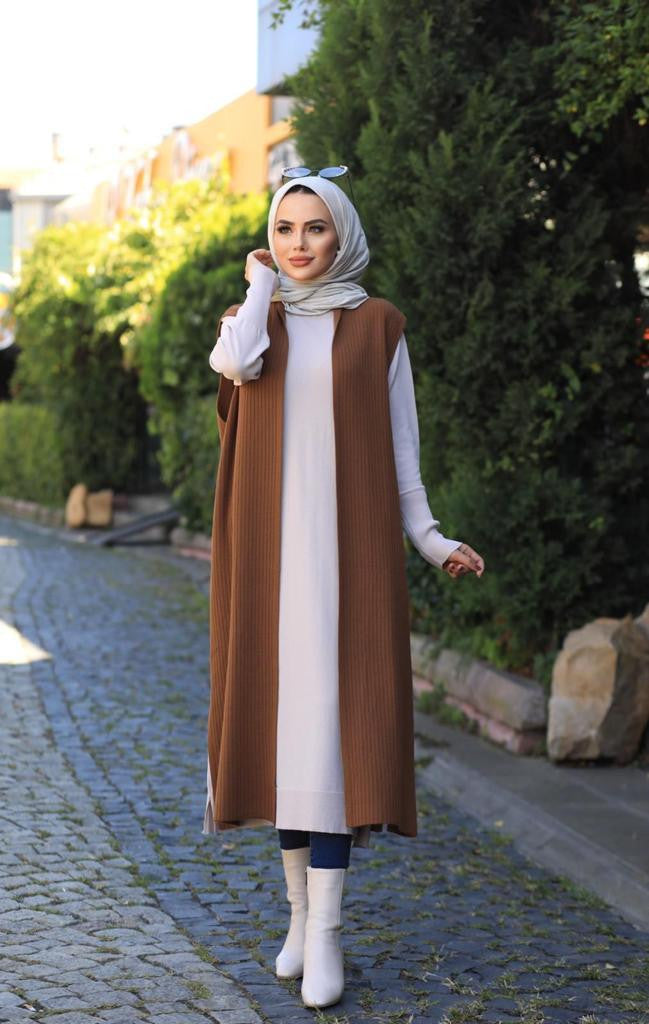 Sleeveless vest