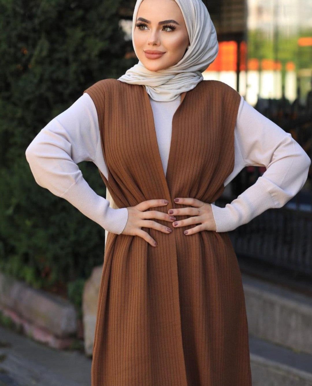 Sleeveless vest
