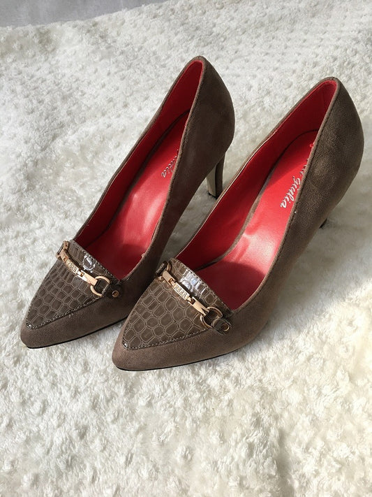 Jeweled pumps