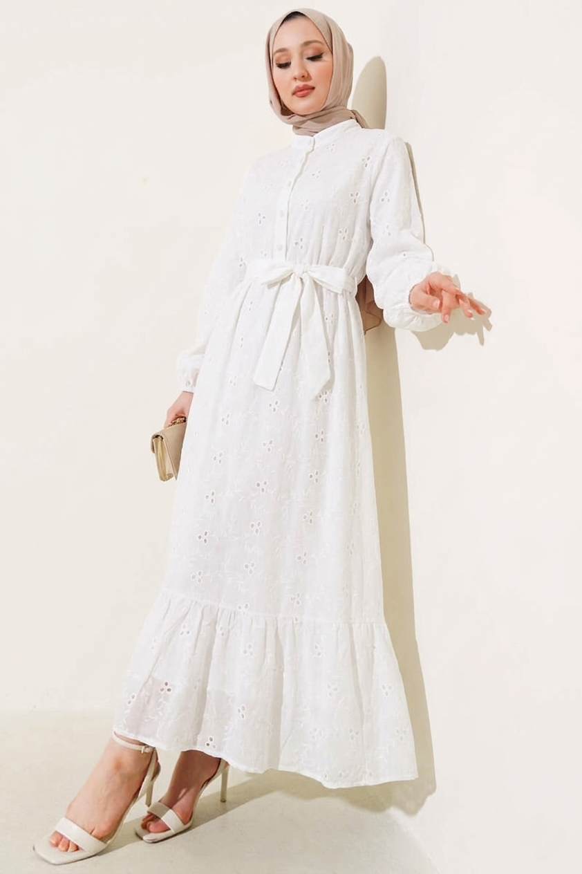 Robe brodée
