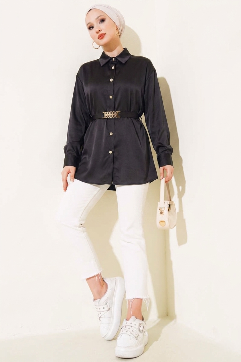 Chemise satinée avec ceinture