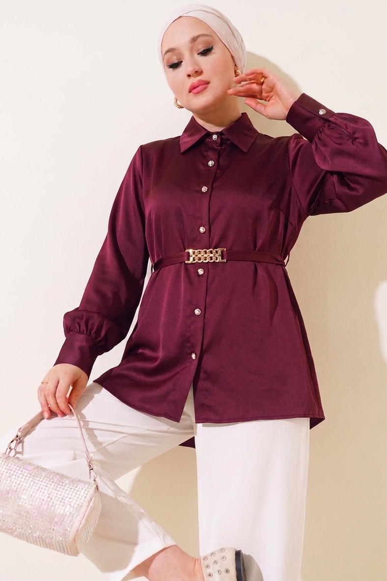 Chemise satinée avec ceinture