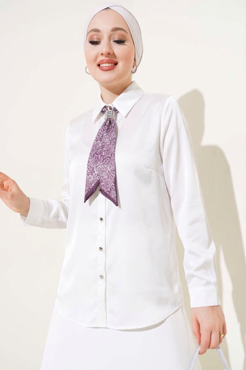 Chemise satinée cravate